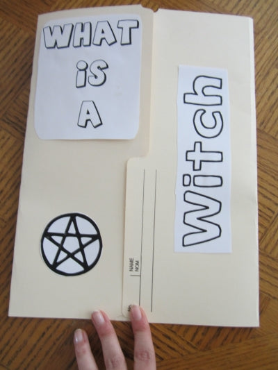 What is a Witch Lapbook